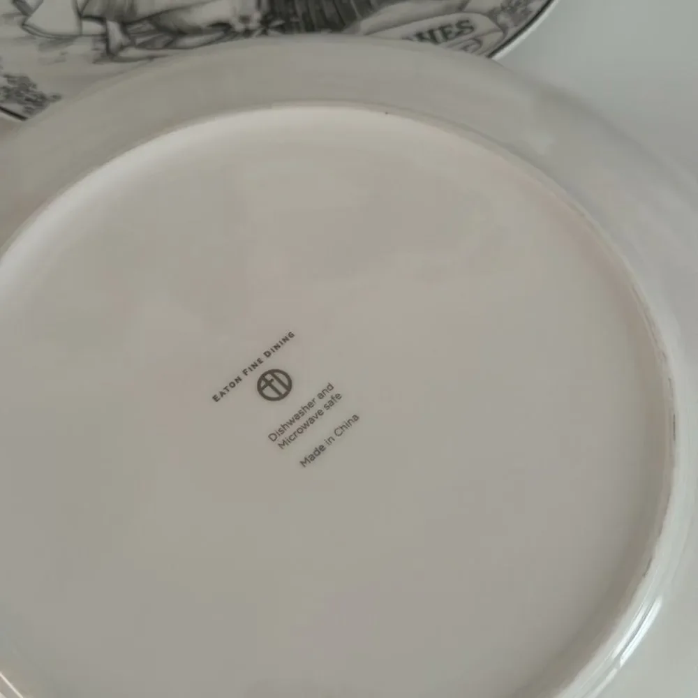 Eaton Fine Dining Halloween Wedding Skeleton Couple Dinner Plates EUC